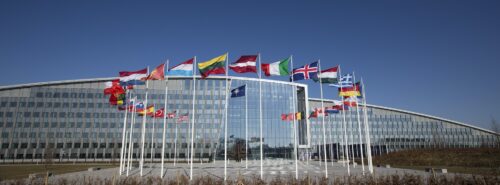 Monen Nato-maan entiset päättäjät vetoavat ydinasekielto­sopimukseen liittymisen puolesta