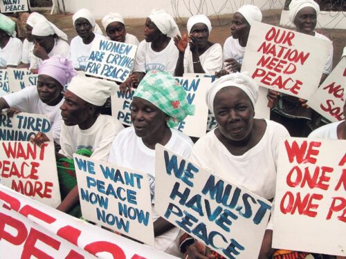 Kertomuksia rohkeudesta 19: Liberian naisten rauhankampanja 2003