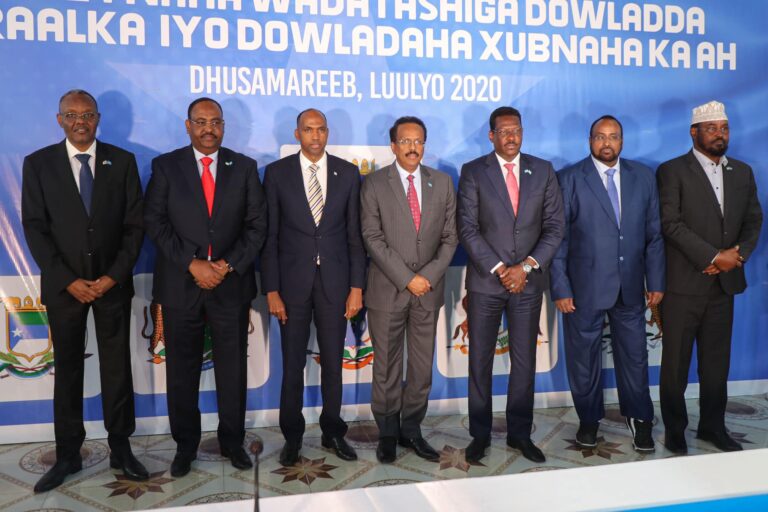 Poliittinen kriisi kolhii taas Somalian haurasta demokratiaa