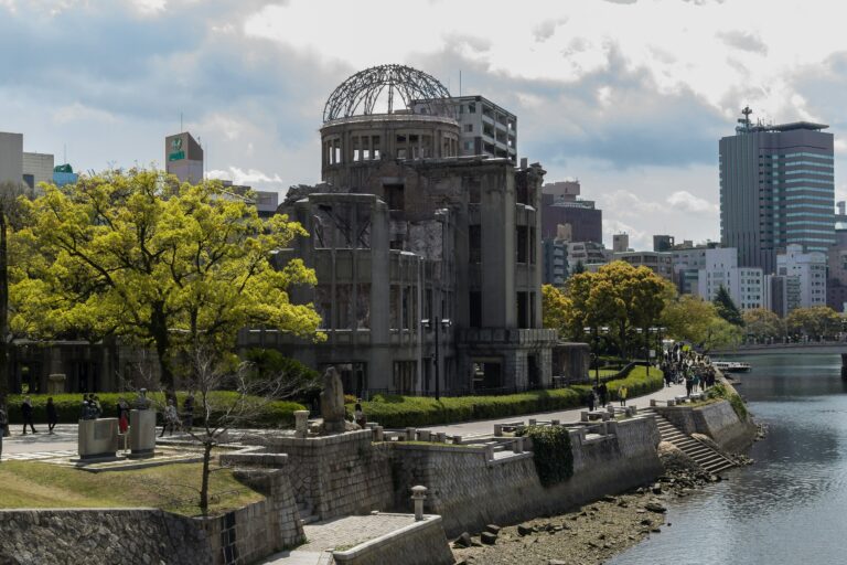 Hiroshima, Nagasaki ja ydinasepelotteen uusi nousu