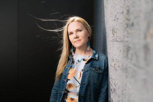 Lapsiasiavaltuutettu Elina Pekkarinen kannustaa myönteiseen puheeseen