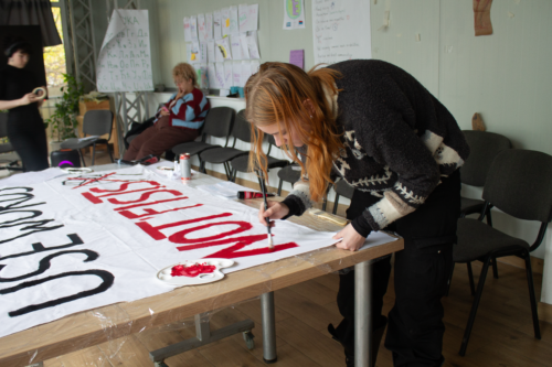 Sanoja, ei nyrkkejä