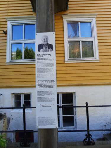 Johan Galtung in memoriam.